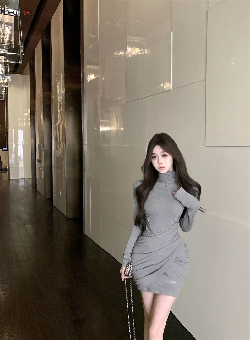 设计感辣妹气质双层交叉褶皱秋冬新款半高领保暖包臀修身连衣裙潮