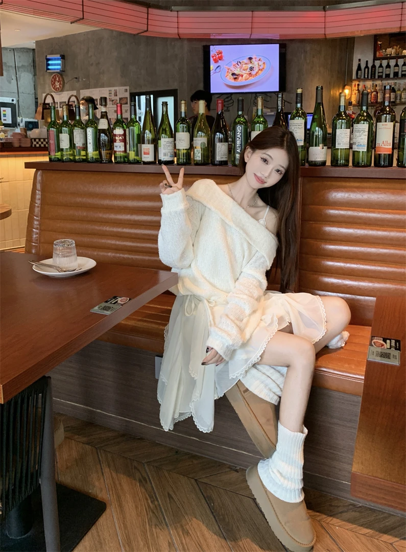 秋冬新款温柔风针织帽衫上衣+打底吊带连衣裙两件套