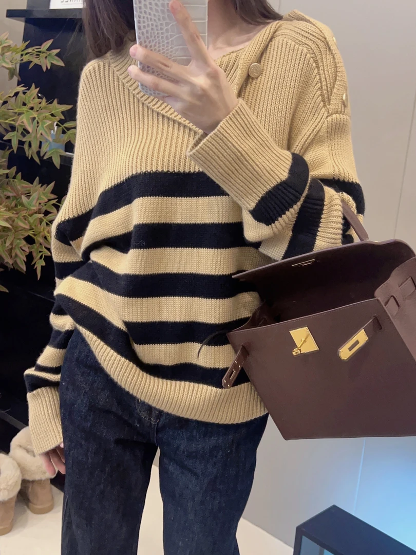 【单肩纽扣条纹毛衣】SY447