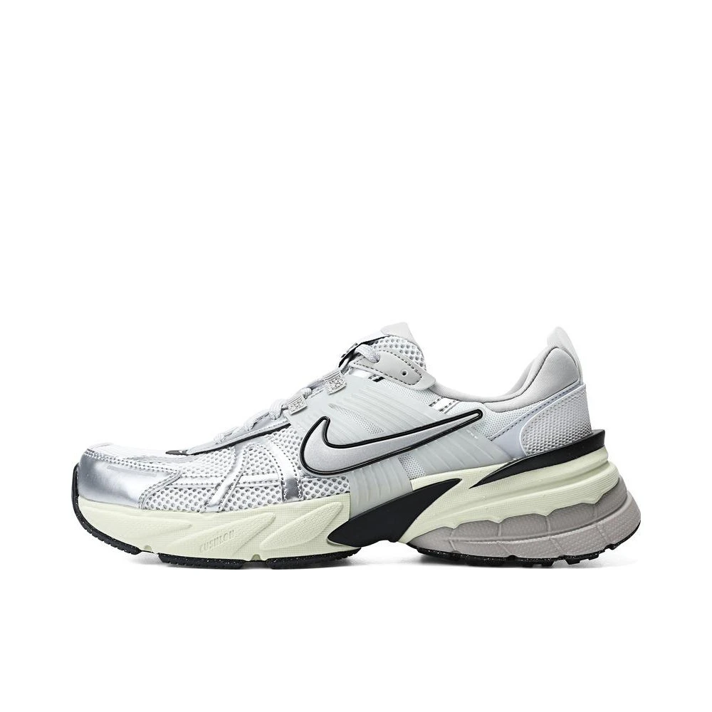 NIKE/耐克新款男子NIKE V2K RUN休闲低帮舒适透气板鞋 HJ4497-100
