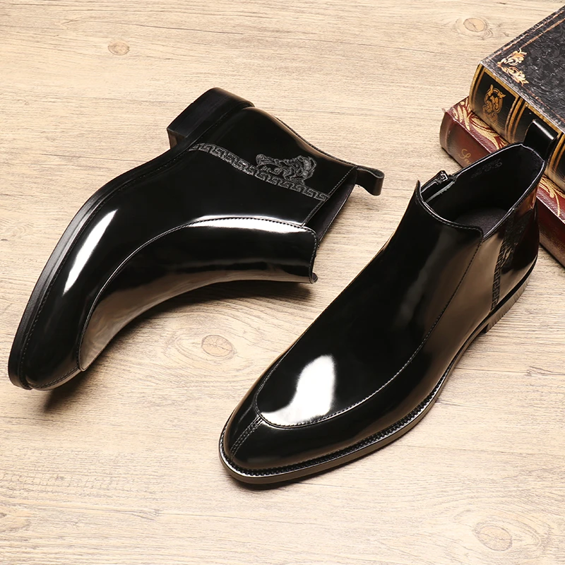 新款切尔西靴男英伦真皮短靴时尚高帮皮鞋开边珠亮面皮马丁靴潮流