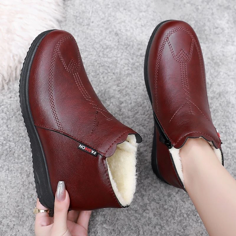 加绒防滑棉鞋女超软妈妈鞋平底平跟短靴保暖中老年人耐磨雪地靴