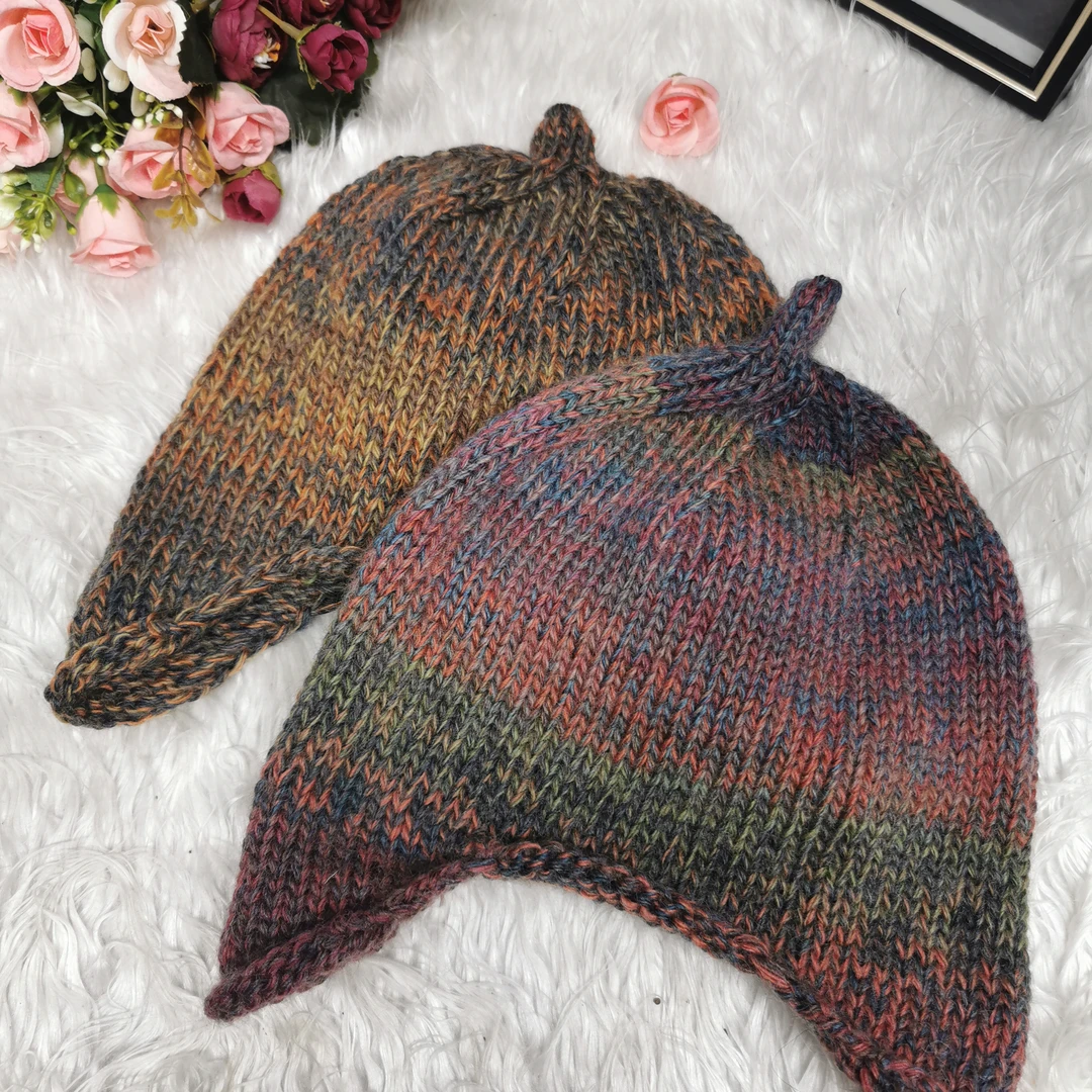 彩色花线手工编织护耳帽