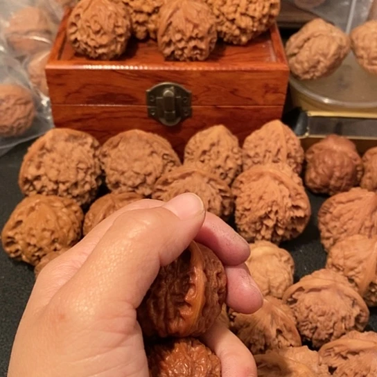 文玩核桃吊坠秘**地38尺寸血麒麟