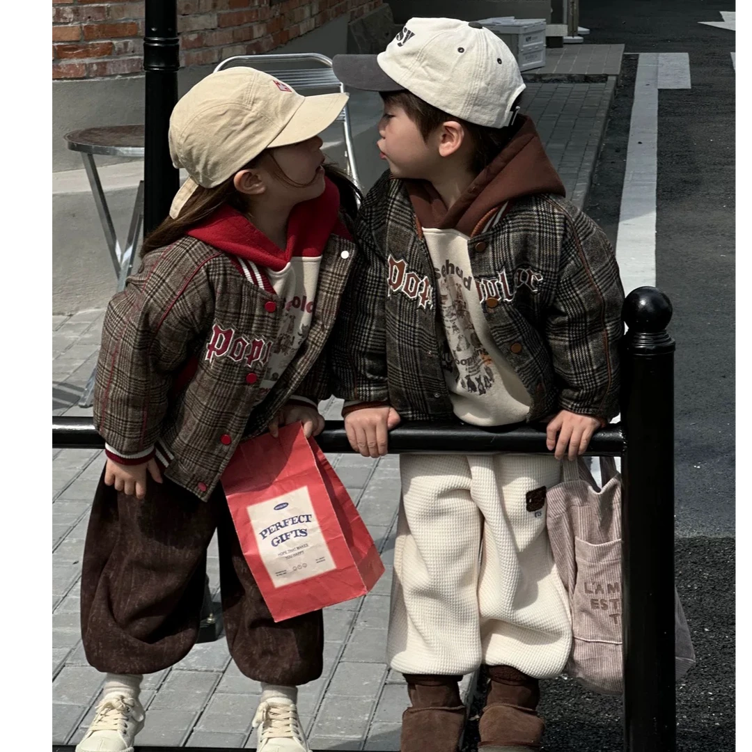 33552绣花格子棒球服