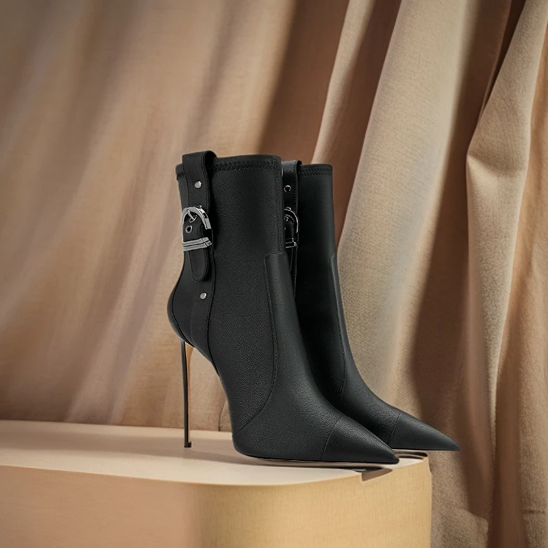 女士加厚中筒靴气质爆款黑色高档洋气职业高跟鞋2025新款尖头不累