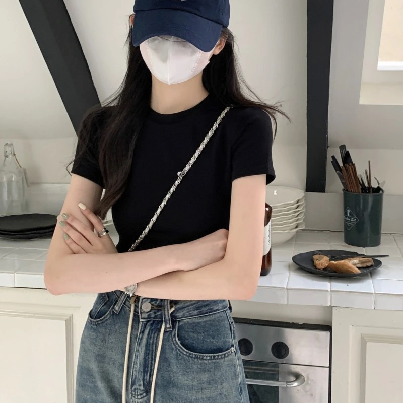正肩黑色短袖T恤女夏季新款短款修身显瘦甜辣基础内搭打底衫上衣