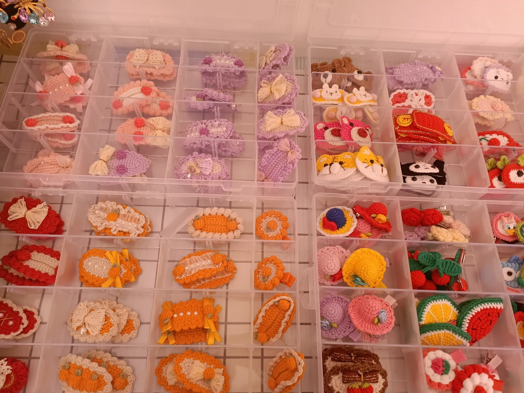 直播选款纯手工毛线钩织玩偶挂件包包发夹