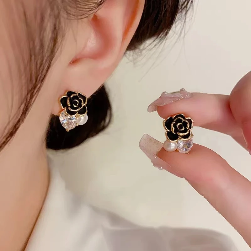 铜合金耳饰 法式甜美优雅气质花朵珠珠耳钉女高级感时尚耳环N2092