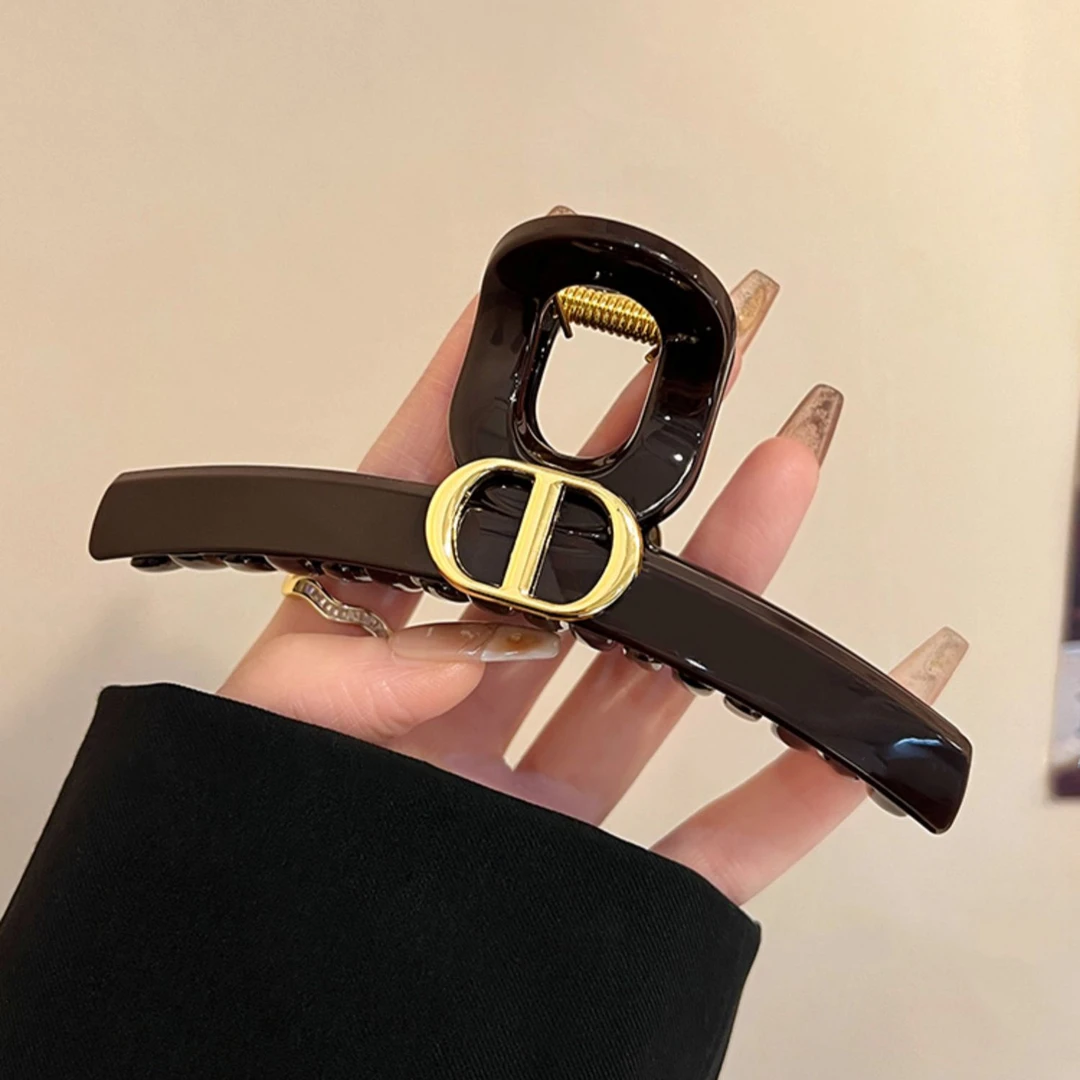 复古金标抓夹女高级感2024新款高端鲨鱼夹子后脑勺冬季发量多夹子