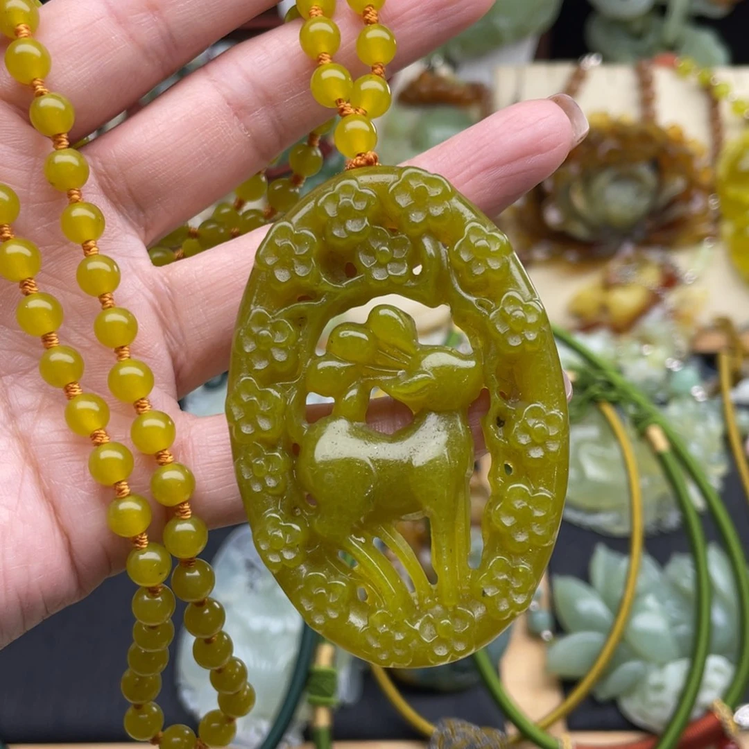 蛇纹石玉颈饰未镶嵌