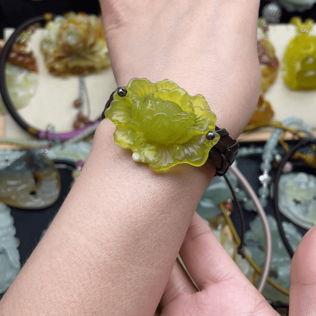 蛇纹石玉颈饰未镶嵌宋*儿