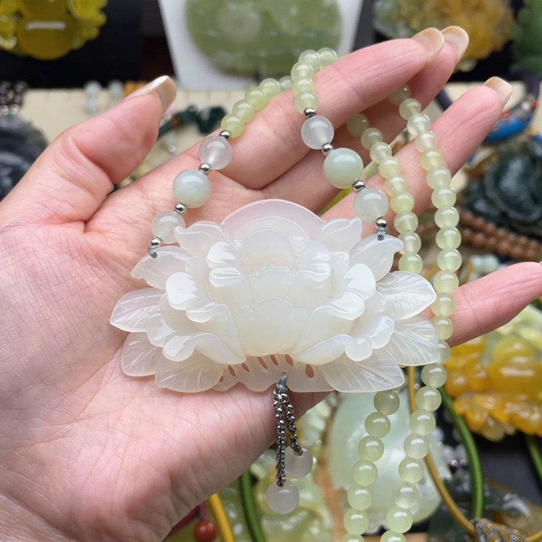 蛇纹石玉颈饰未镶嵌