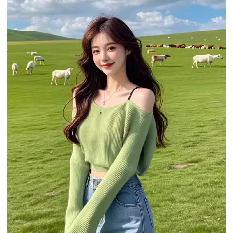露肩绿色针织衫女初秋新款独特别致设计感韩系毛衣宽松慵懒版上衣