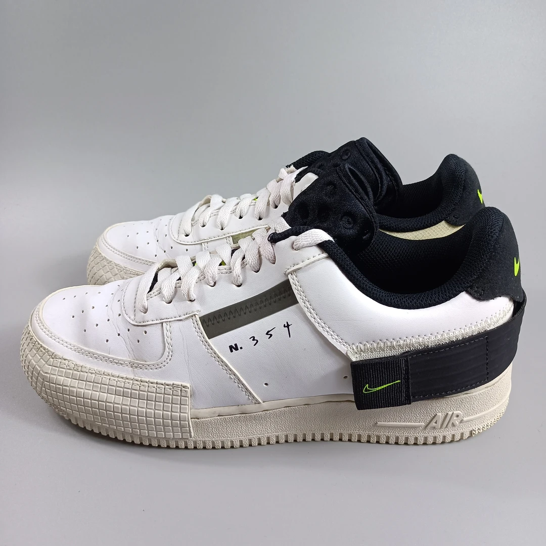 二手正品42.5码   耐克Air Force 1空军一号AF1板鞋    公价1323