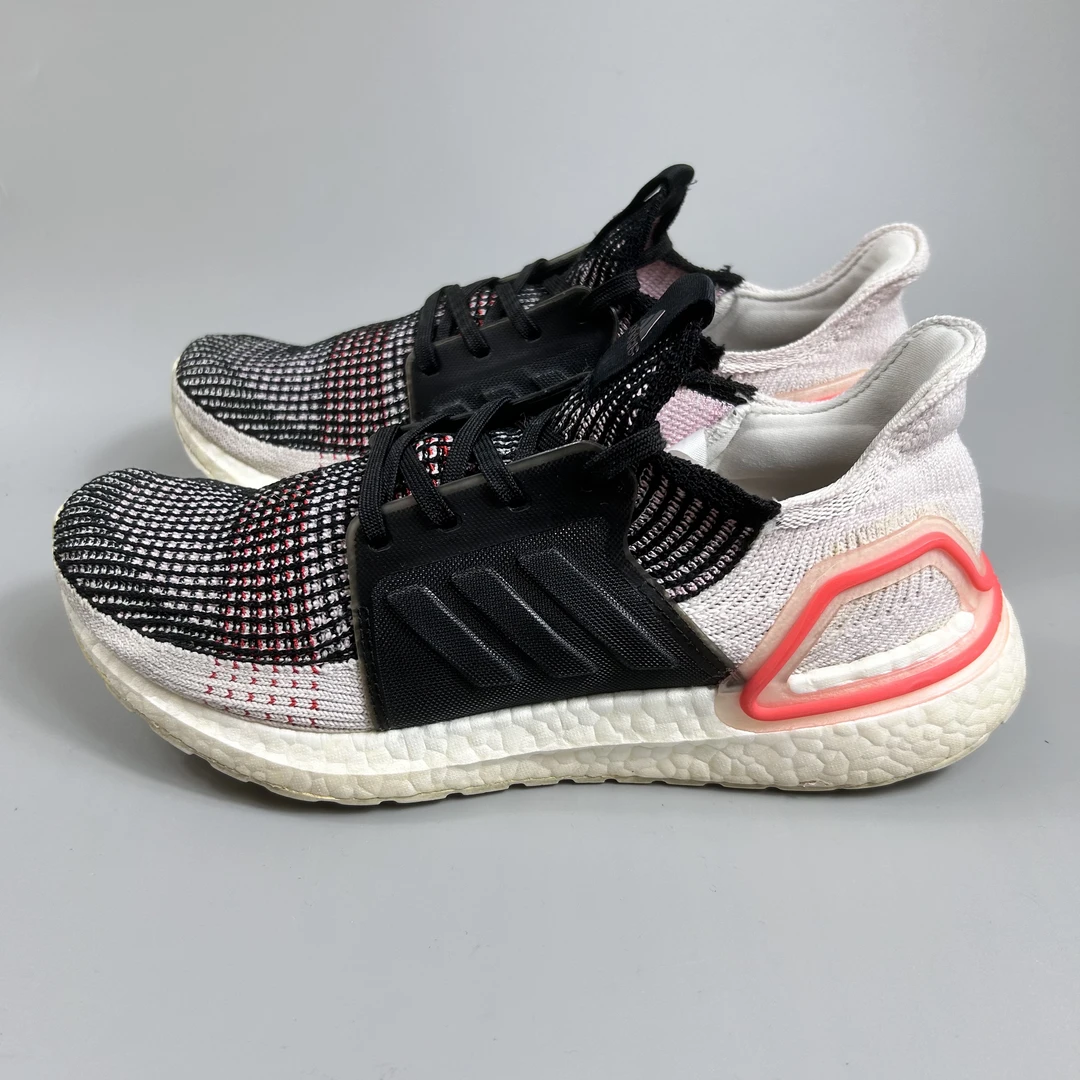 二手正品41码  阿迪ULTRA BOOST UB 19男运动跑步鞋  公价932