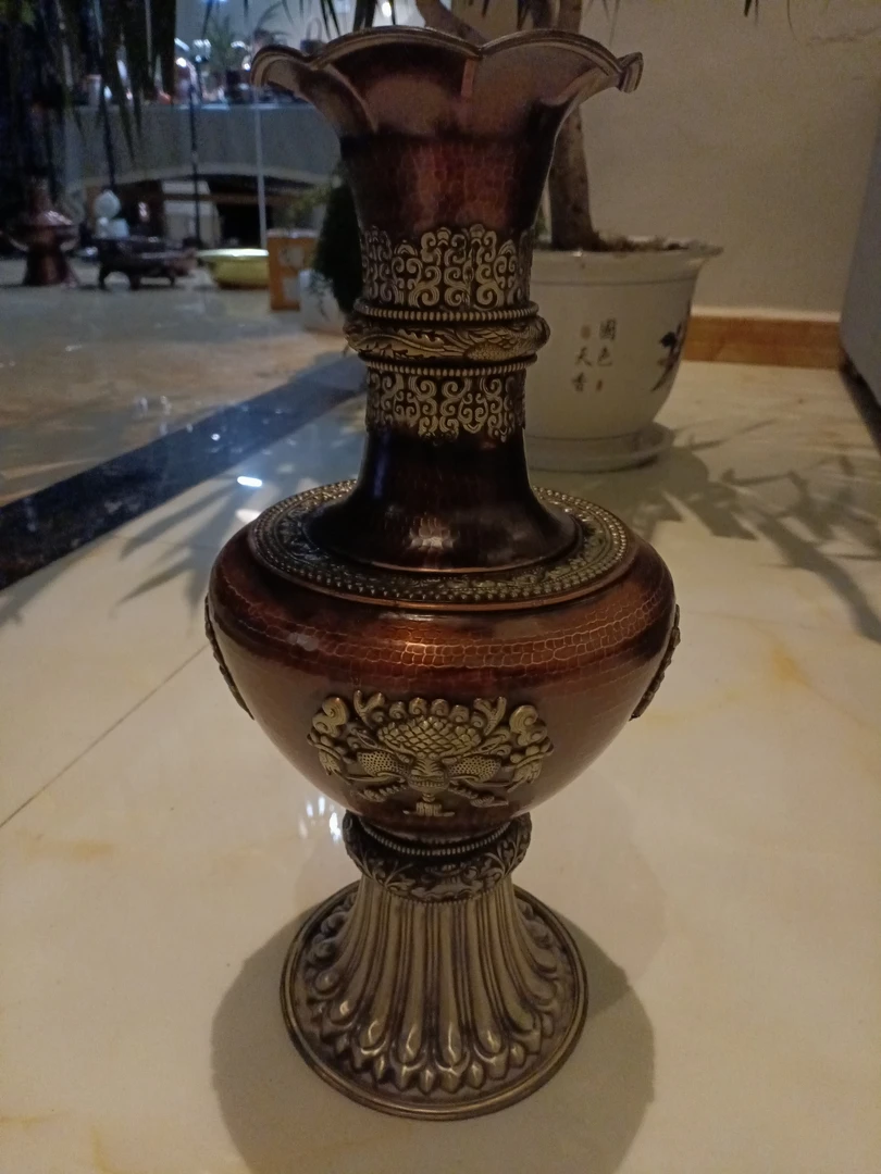 藏族紫铜花瓶摆件