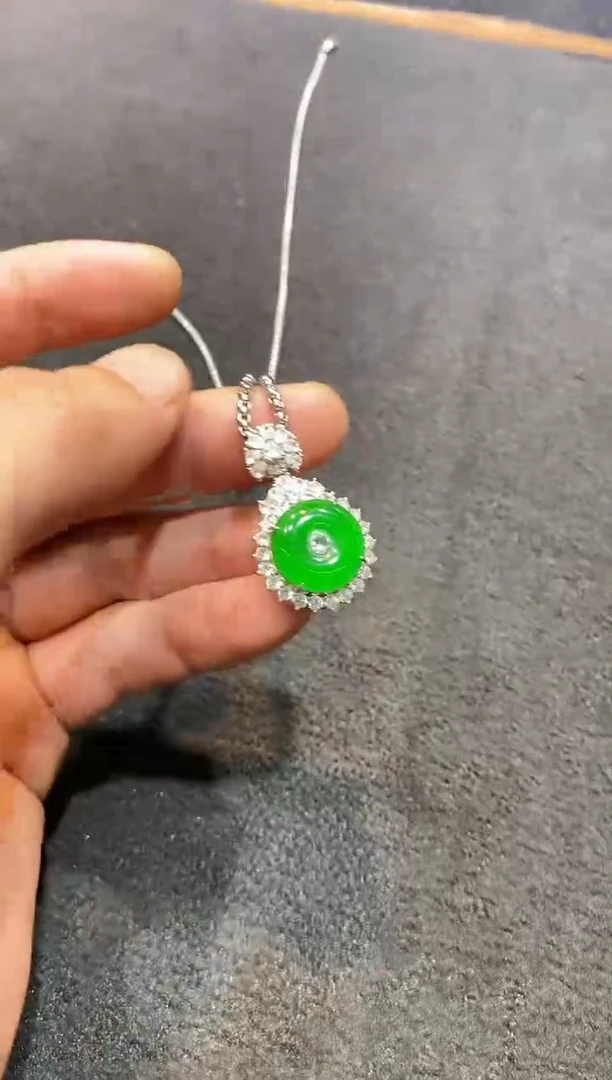 【闪购商品】翡翠吊坠(不含链)未镶嵌多样性发货发一件不含链