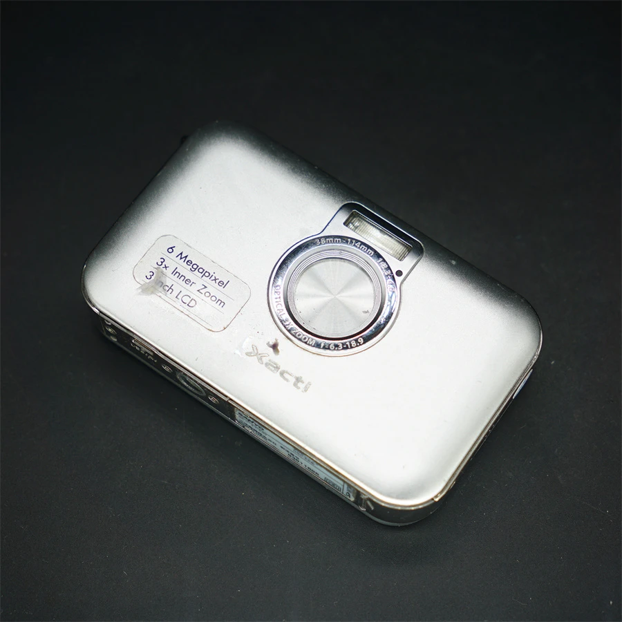 9新  三洋E6 600W/3倍 复古ccd相机 配件齐全