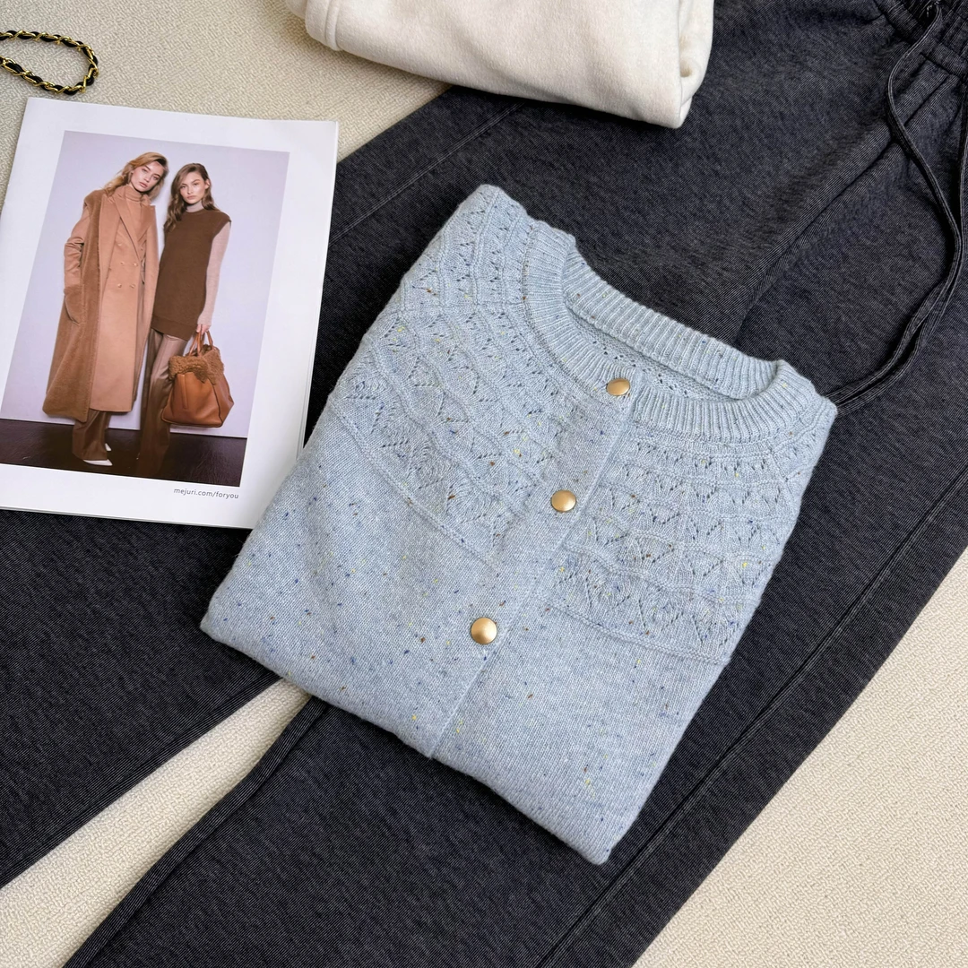 【晴姐】M8061 点子纱提花长袖圆领开衫