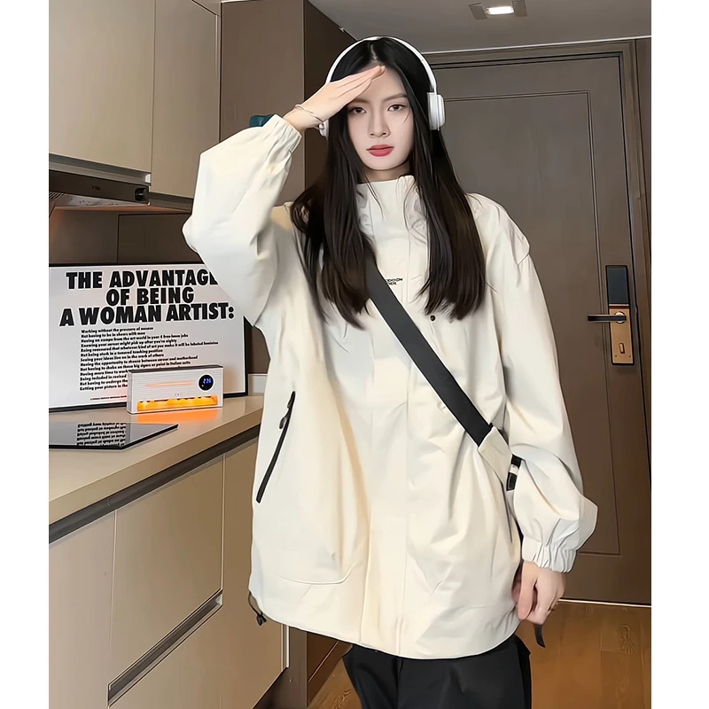 2024秋季新款冲锋夹克男宽松百搭情侣休闲户外运动防水防风外套