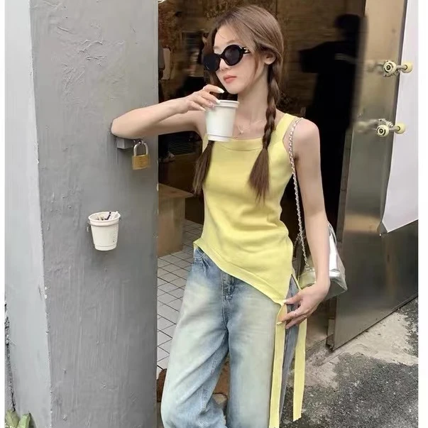 黄色针织吊带背心女夏季外穿设计感不规则下摆性感辣妹露肩上衣
