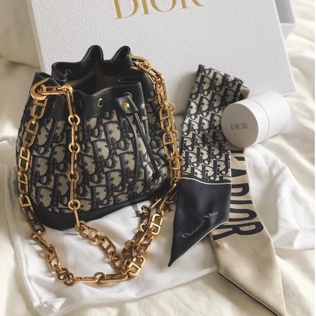 99新 DIOR/迪奥 Dior老花水桶女士肩包/97新/JM6500