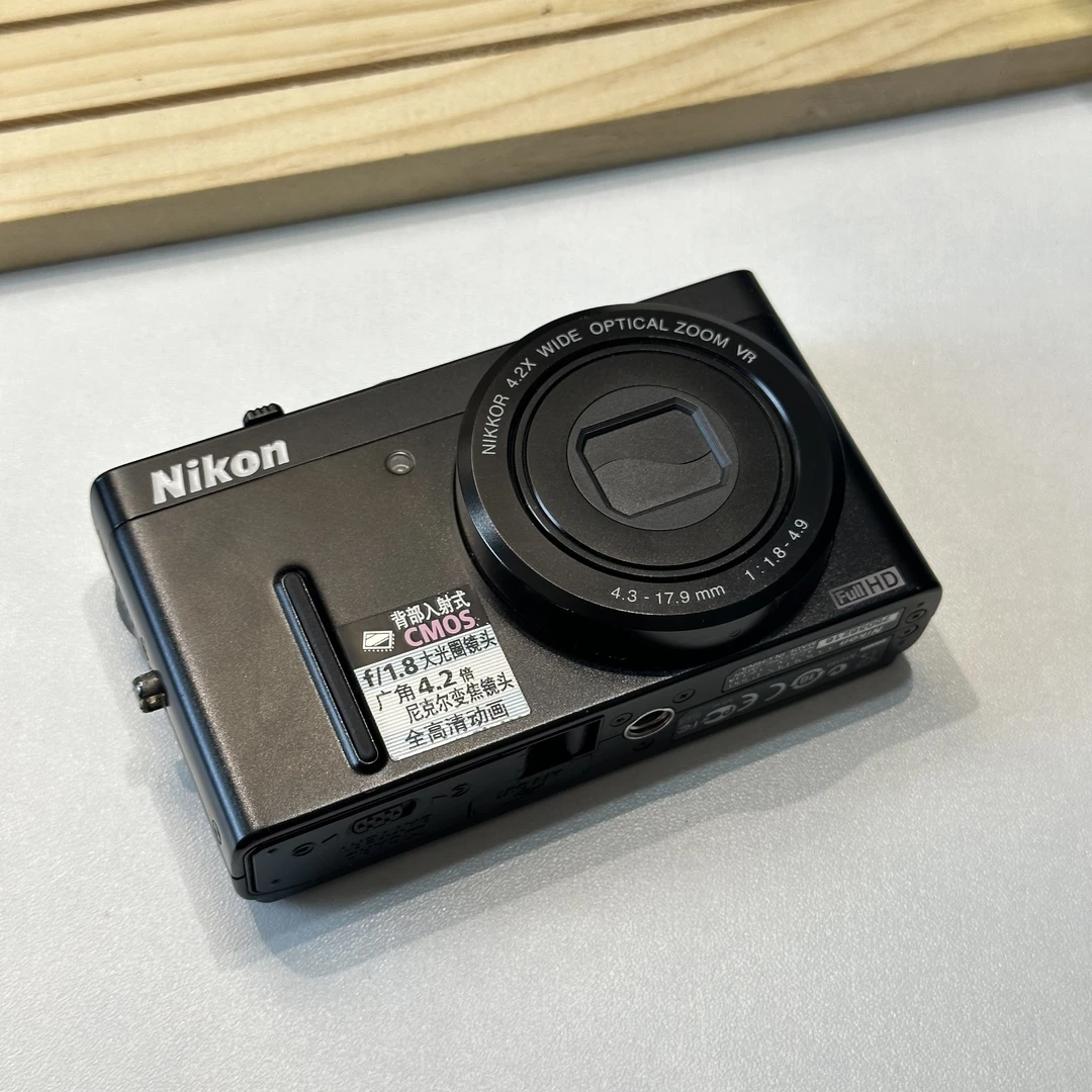 9新 Nikon/尼康 尼康p300黑色方块机 复古感色彩感好 数码相机
