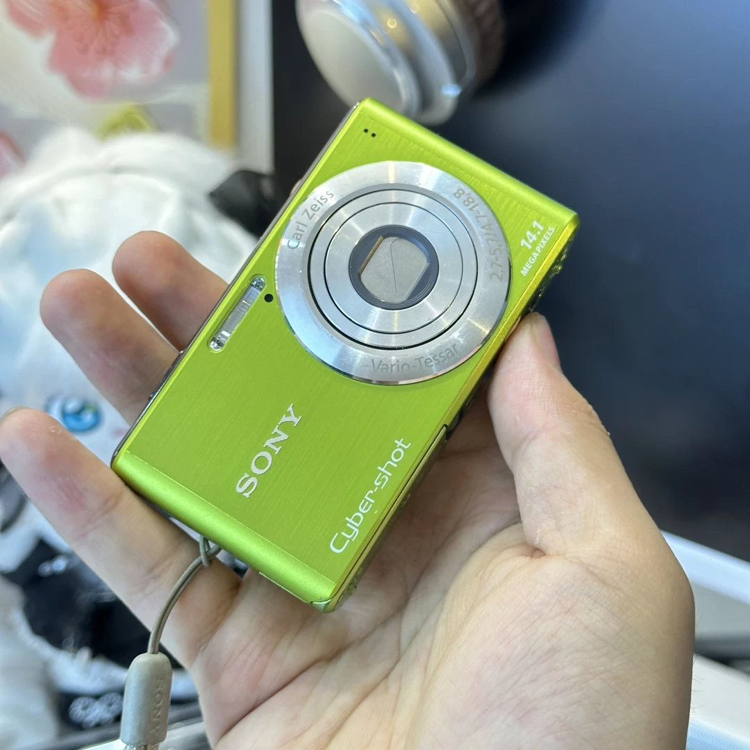 9新 Sony/索尼 索尼w530香草绿 色彩感好1400万像素带配件