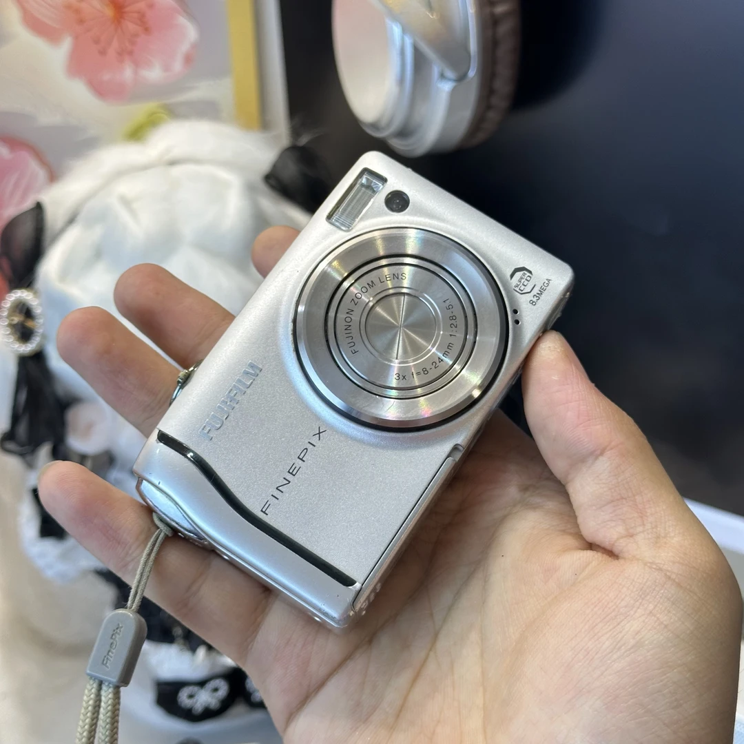 9新 Fujifilm/富士 福利机 富士f40色彩感冷白皮带配件屏幕小瑕疵