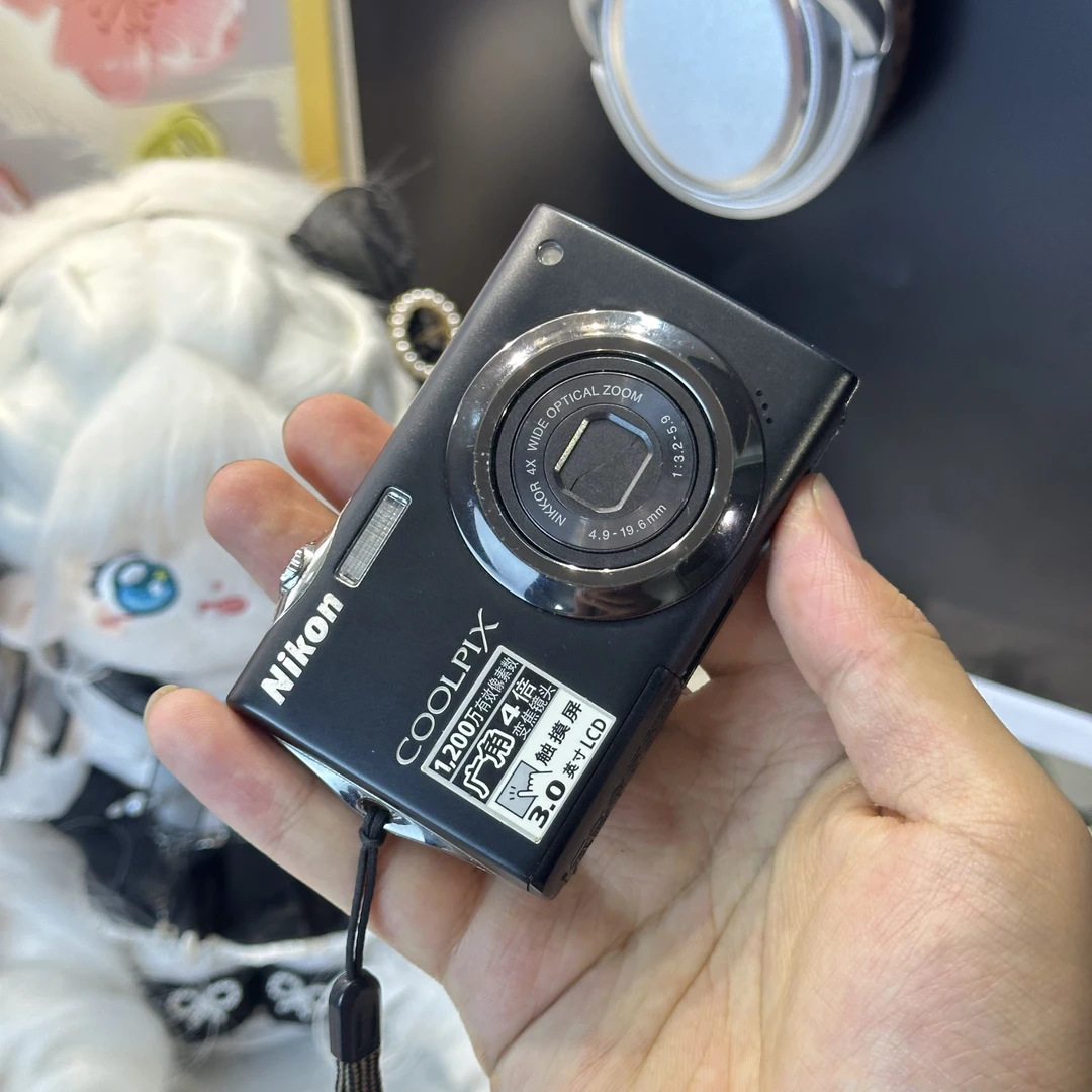 9新 Nikon/尼康 尼康s4000色彩感好1400万像素触摸屏带配件