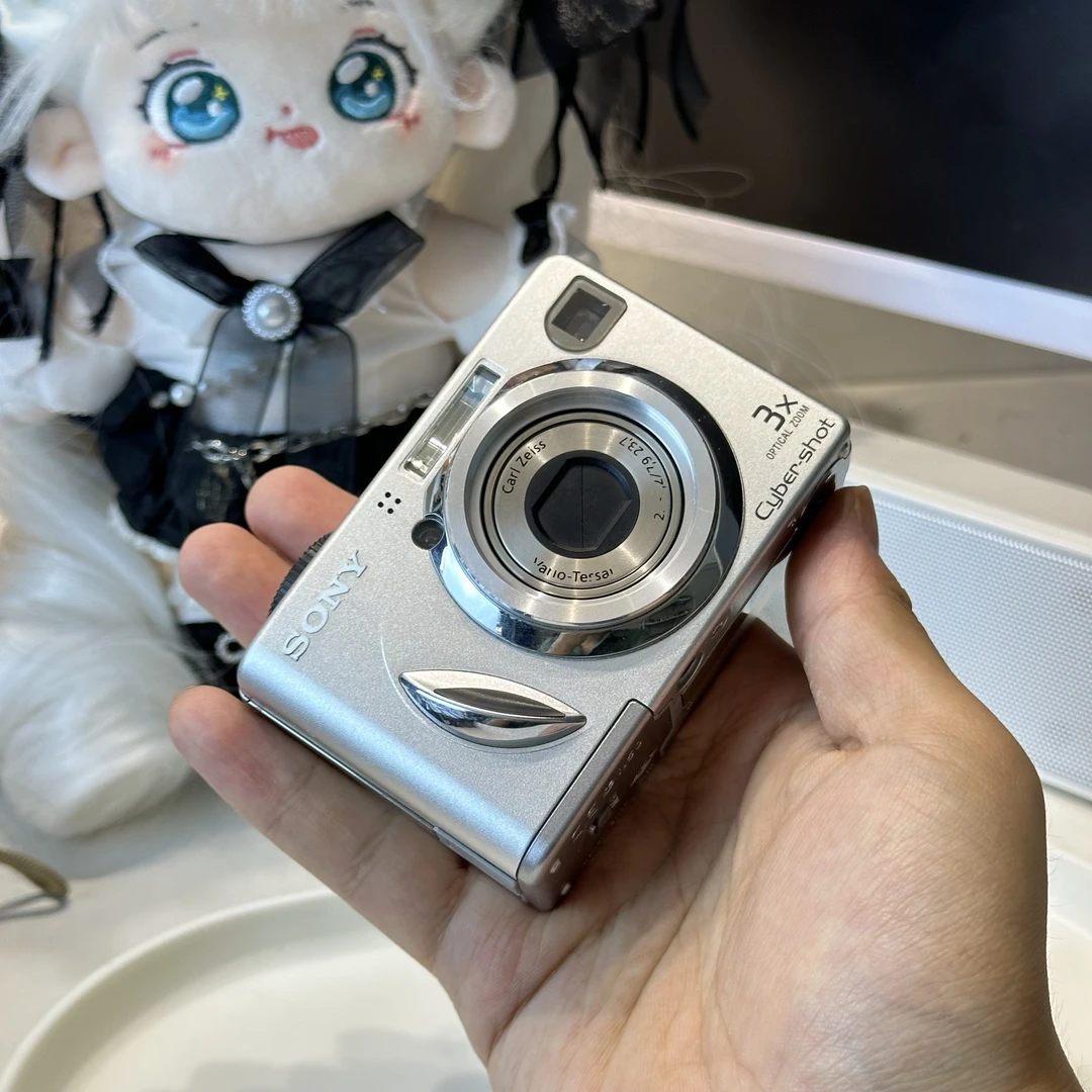 9新 Sony/索尼 索尼w7 复古感冷白皮 索尼小面包机 五号电池供电