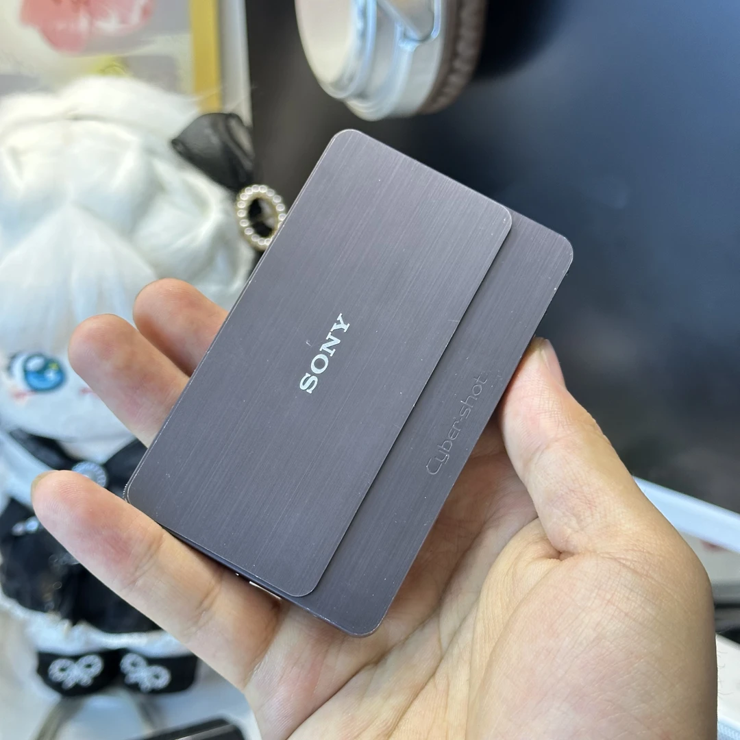 9新 Sony/索尼 索尼t700色彩感好触摸屏带配件适合新手