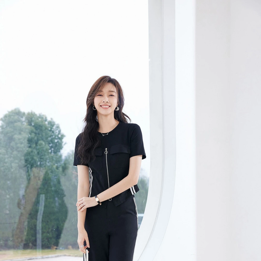 【红姐严选】金诗丹夏季小衫百搭-23BS2217黑色显瘦圆领春夏女士