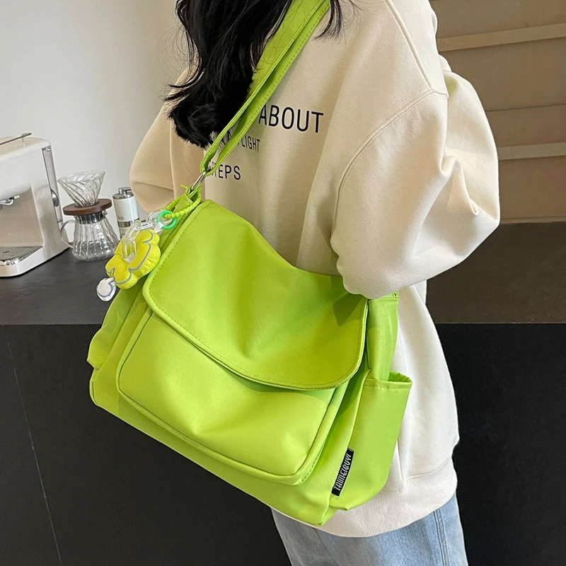 单肩包女2025新款帆布上课通勤包韩版少女小清新大学生休闲斜挎包