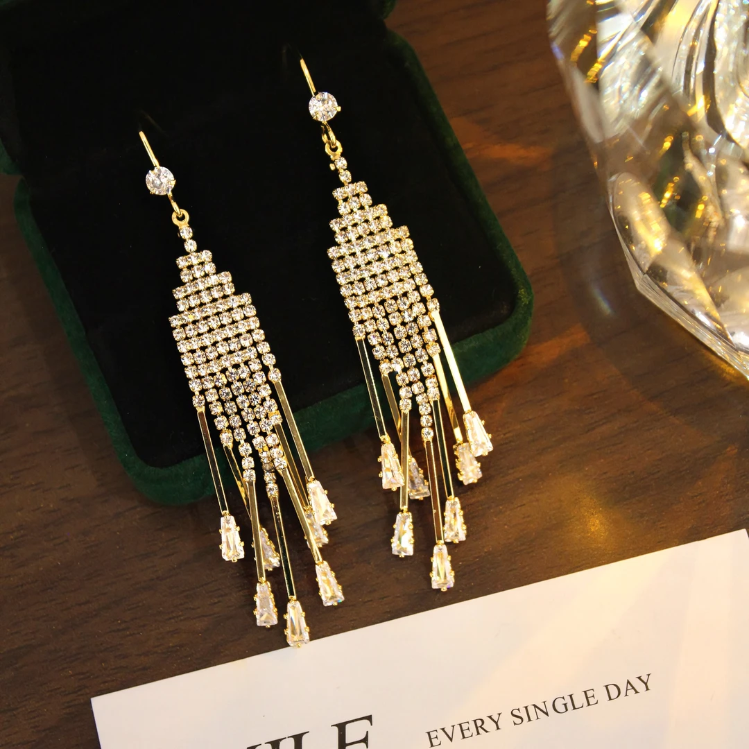 铜合金耳饰 超闪金色流苏耳钩显瘦气质小众长款耳环