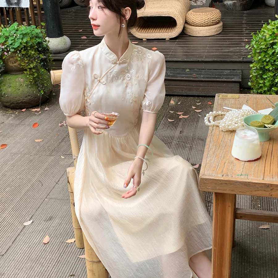 新中式盘扣改良版连衣裙女夏季2025新款民国风大小姐气质收腰长裙