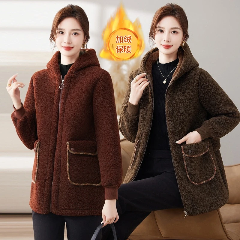 妈妈冬装颗粒绒外套洋气新款棉袄中老年人大码棉衣女秋冬连帽棉服