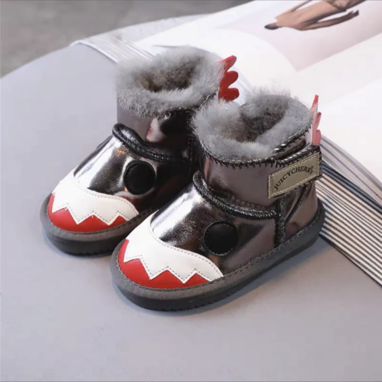 小怪兽宝宝雪地靴2023冬季新款皮毛一体加绒加厚防水防滑儿童棉靴