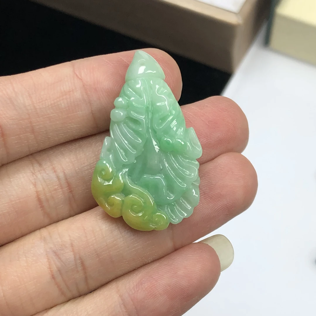 天然缅甸A货翡翠 黄加绿白菜吊坠 特色件仿古挂坠 雕刻精美