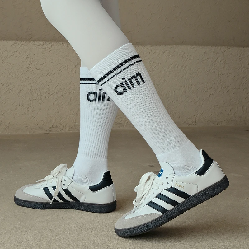 瑜伽袜子女春季长筒双杠条纹学院风专业运动普拉提健身黑白中筒袜