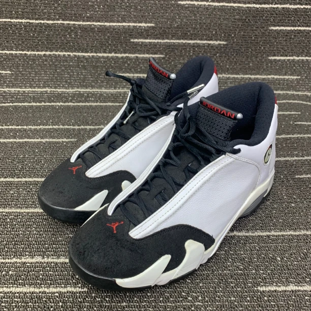 市场价3019/ AJ14熊猫黑白 鞋码44 二手 原盒 487471-102