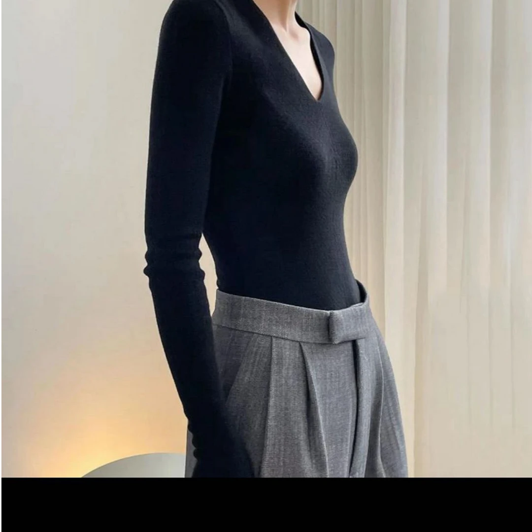 秋季黑色V领长袖T恤女修身显瘦百搭打底衫