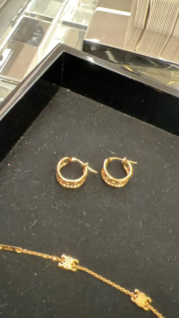 全新未使用 Celine/思琳 赛琳耳环