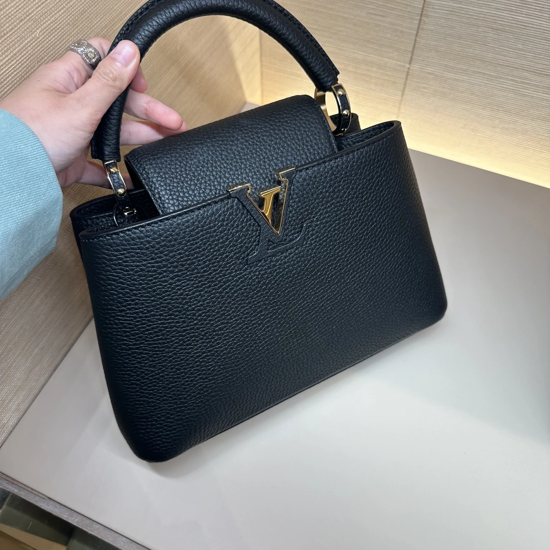 全新未使用 LouisVuitton/路易威登 黑色 Capucines  包包
