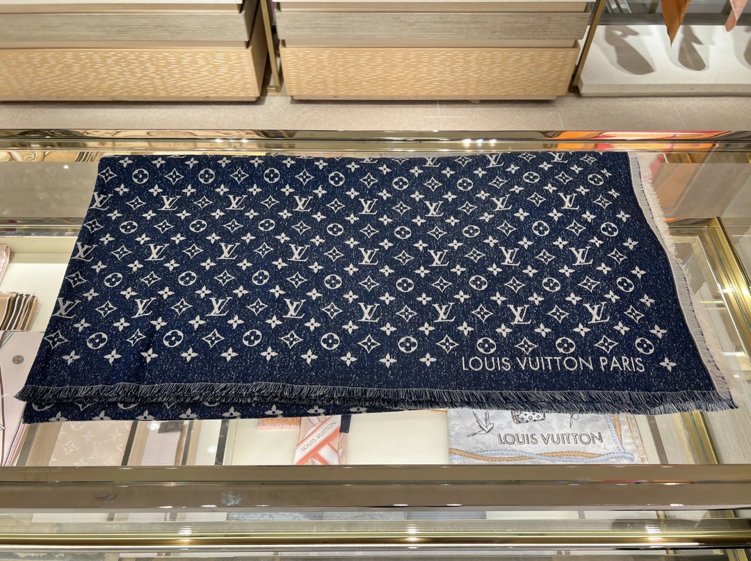 全新未使用 LouisVuitton/路易威登 LV双面披肩