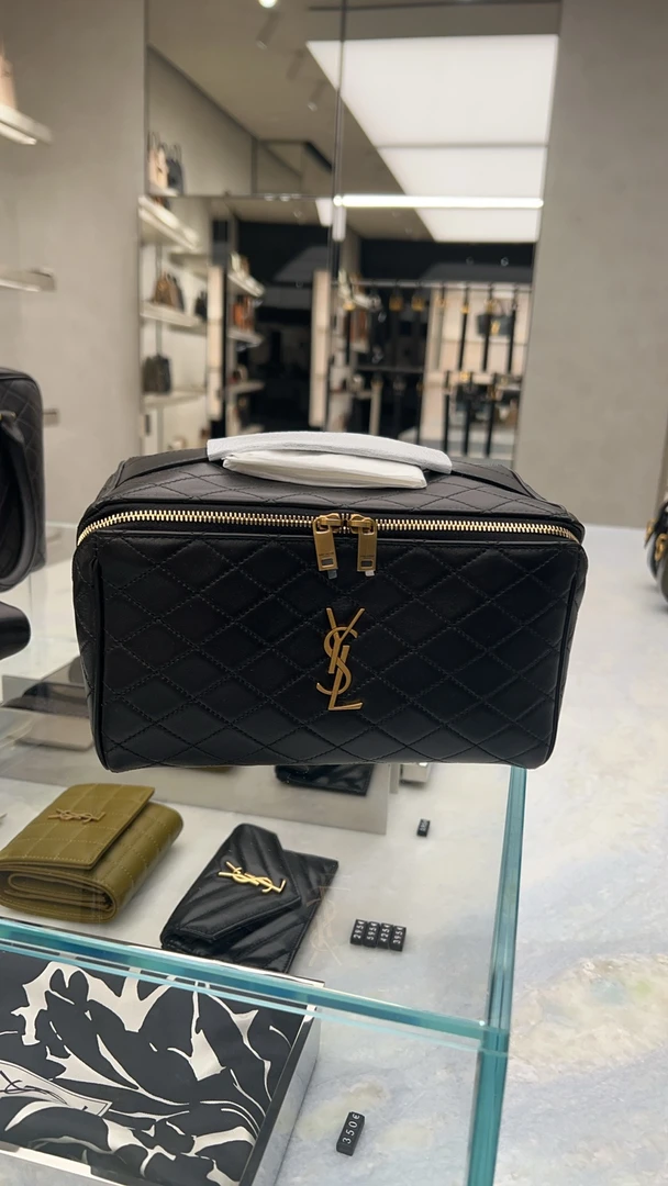 全新未使用 YSL/圣罗兰 圣罗兰 小羊皮化妆包