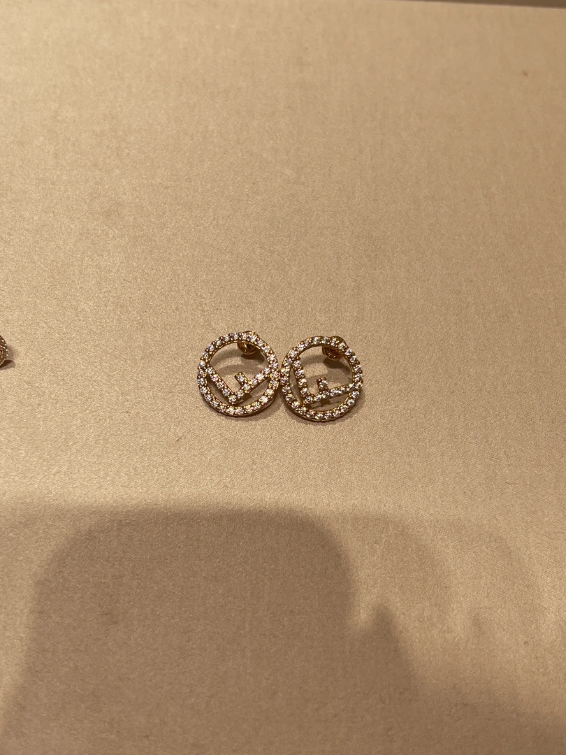全新未使用 FENDI/芬迪 芬迪字母耳环