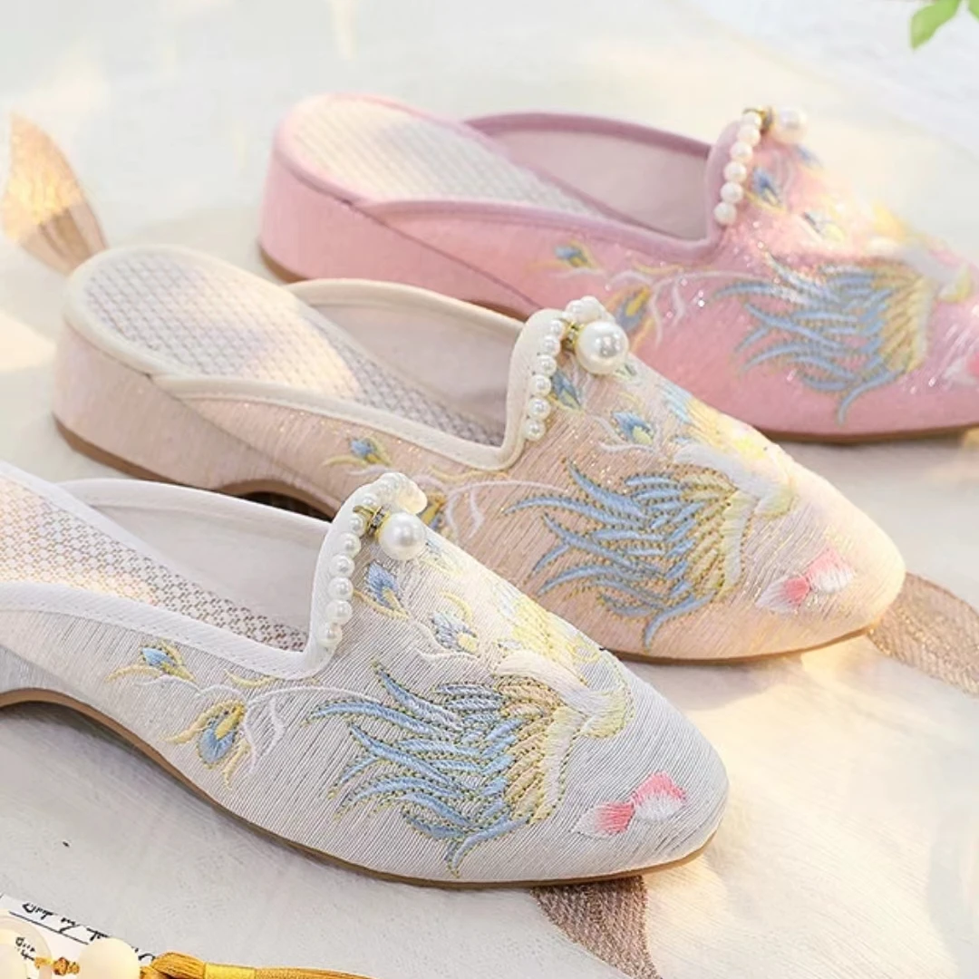 03百搭  国风复古绣花  包头鞋  3公分低跟透气平底