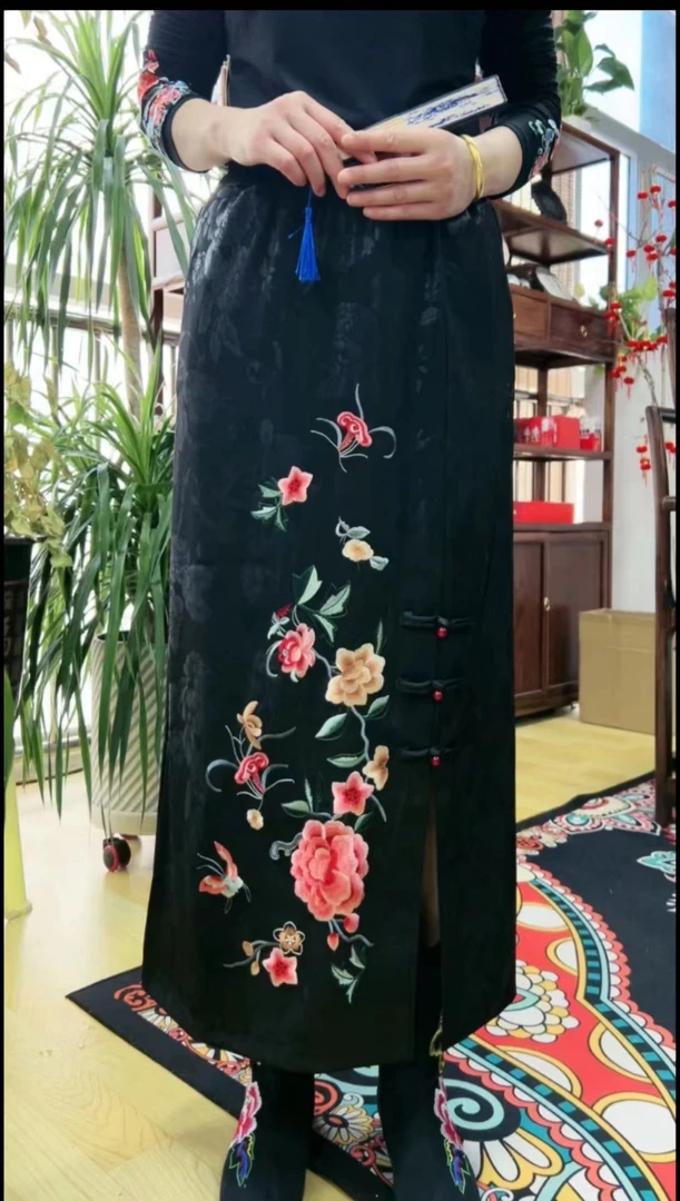 128-2款  新款国风绣花半身裙重工刺绣复古中式